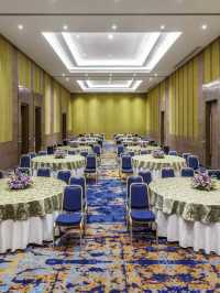 🌟✈️ Ahmedabad's Luxe Sleeps: Grand Mercure Guide 🏨