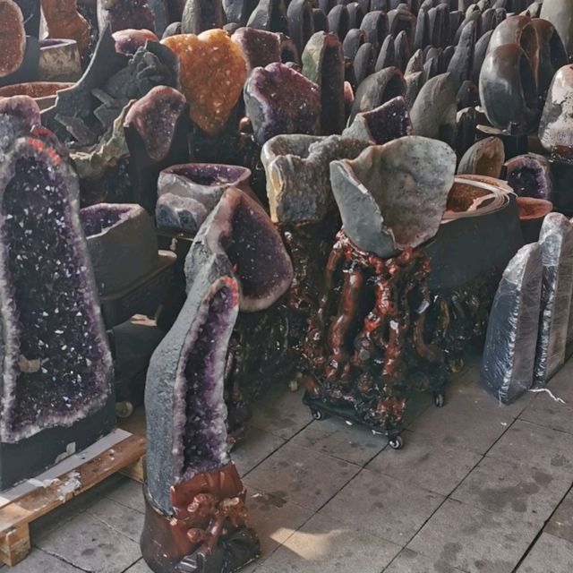 Donghai crystal market, the world first crystal market 
