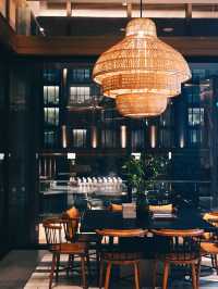 《曼谷萬怡酒店：都市中的寧靜港灣》  在曼谷這座充滿活力與魅力的城市中，曼谷萬怡酒店宛如一顆璀璨的明珠。