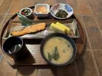 阿那亞霧靈山小夜餐廳。