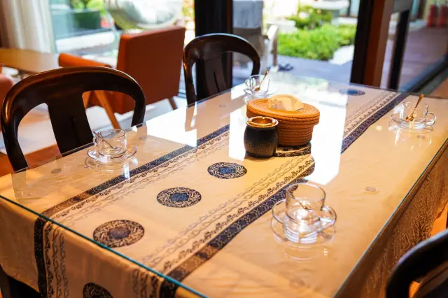 Immerse yourself in hot springs and enjoy comfort and tranquility at Dalian Tangfeng Hot Spring. 