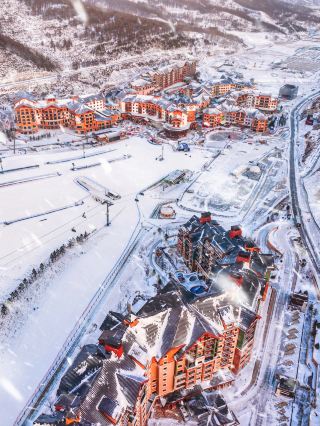 A hidden gem of a fairytale town just 1.5 hours from Beijing! Here's a guide. 