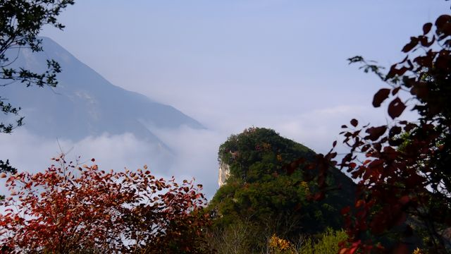 三峽之巔輕鬆拿捏。