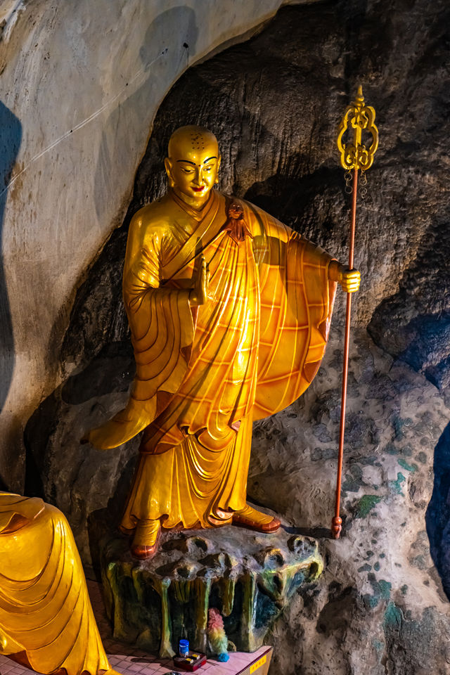 馬來西亞怡保天然喀斯特洞穴裡的古寺｜霹靂洞