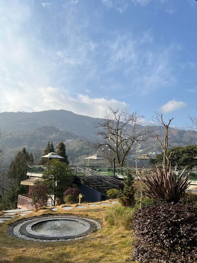 新年第一站，躲進青城山嘅溫泉烏托邦