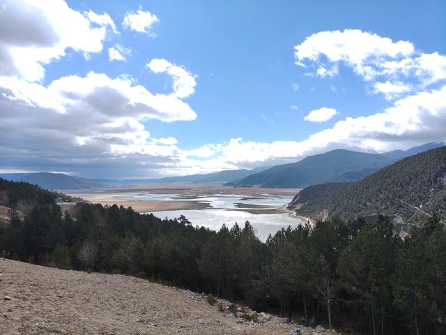 探索藏地神山的聖潔與壯美——梅里雪山
