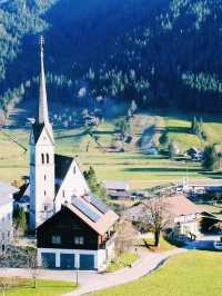 奧地利著名小鎮景點：哈爾斯塔特（hallstatt)，適合拍照打卡、週末閒暇度假地！ 