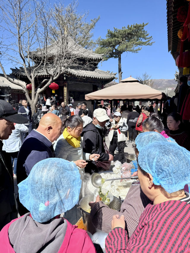 五一走跳五台山｜1080個台階鋪陳的「大智路」