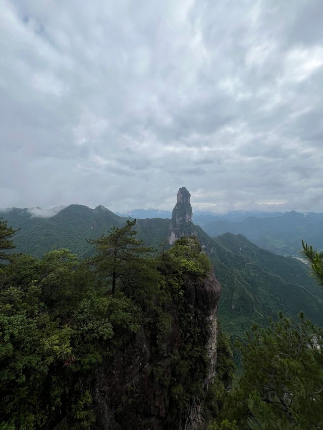 《在神仙居嘅雲端，同火山岩對話：一場地質迷嘅奇幻漂流》【