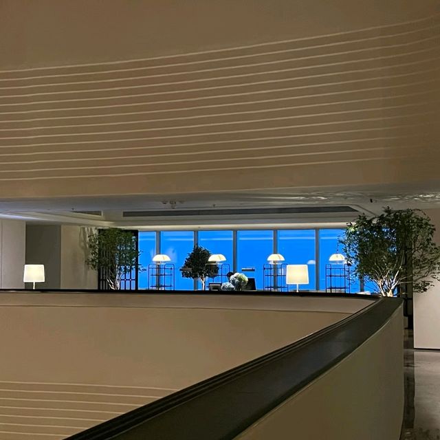 這在深圳？！深圳南山香格里拉77層高空泳池美到窒息☁️
