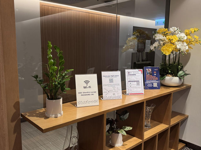 ✨新加坡航空香港銀刃休息室開箱！星空聯盟會員必讀攻略～ 