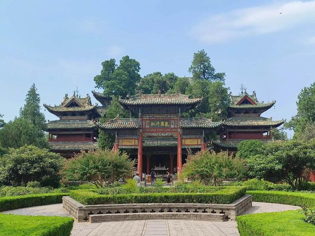 伊春鐵力關帝廟 | 探索歷史與文化嘅聖地   喺伊春鐵力，有一處承載住深厚歷史文化底蘊嘅地