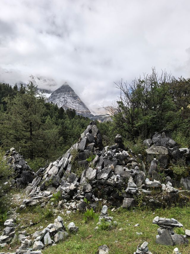 成都+都江堰+四姑娘山+稻城亞丁10日遊：從熊貓之都到天境之