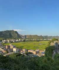 遠山晴空如畫境
