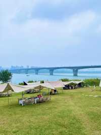 在長沙超舒服的免費江邊露營大草坪