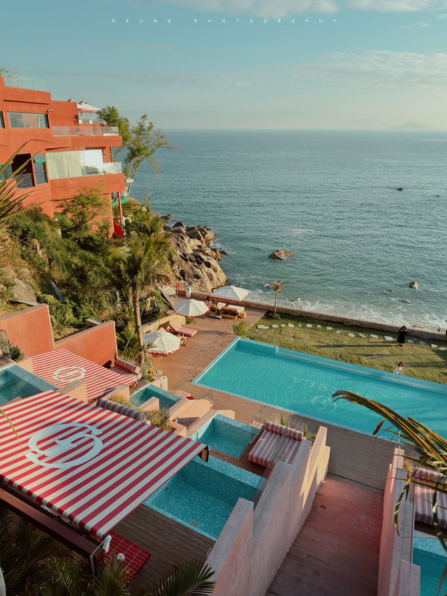 深圳松善｜住進紅牆藍海間的隱世美學度假地