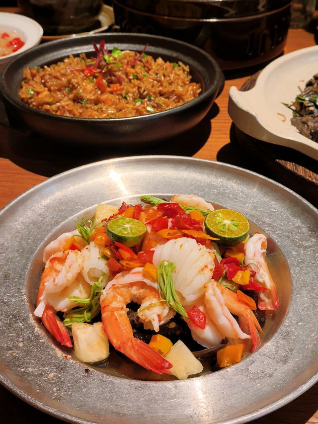 幸福就是！跟好友逛街吃到喜歡的餐廳～