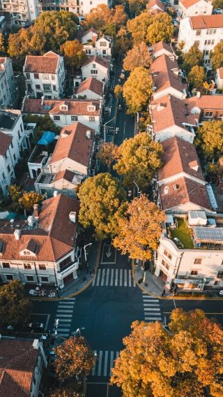 Strolling through Sinan Mansions in Shanghai feels like a journey through time and space to a foreign land! This magical