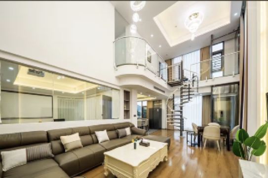 Open the window and you're in the "Sky City"! I won't let you miss this stunning photo spot!