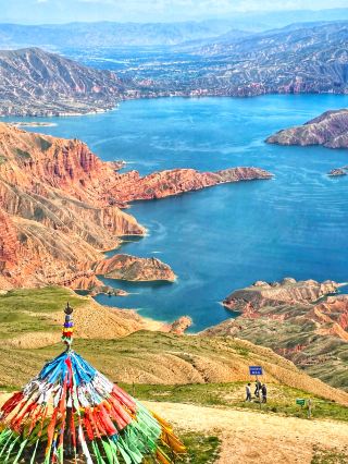 When the world loses its reference, when experience overturns expectations, reflections on a journey through Guoluo and Yushu