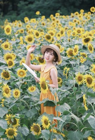 A must-stay hidden gem hotel in Yichang for sunflower photo lovers, with river views from just 150+ per person