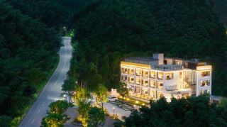 Catch the Last Days of Summer in the Scenic Mountains and Waters of Southern Anhui