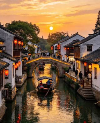Strolling through Tongli Ancient Town