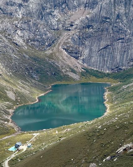 This hidden eastern Lord of the Rings secret in western Sichuan — an underrated stone city — is so stunning it leaves you speechless