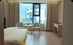 Staying in Heqing, I found a quiet and comfortable hidden gem of a hotel.