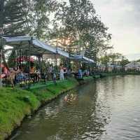 ริมลากูน คาเฟ่&เรสเตอรองต์