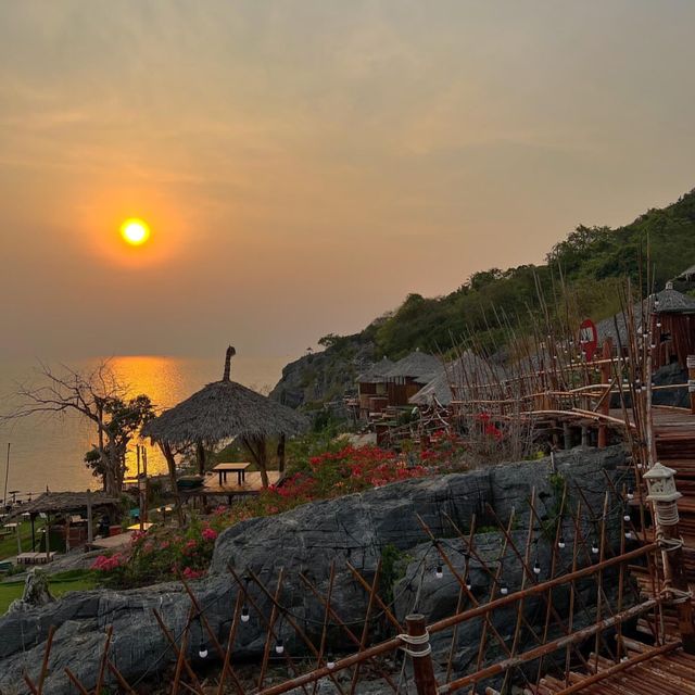 รีสอร์ต เกาะสีชัง จ.ชลบุรี