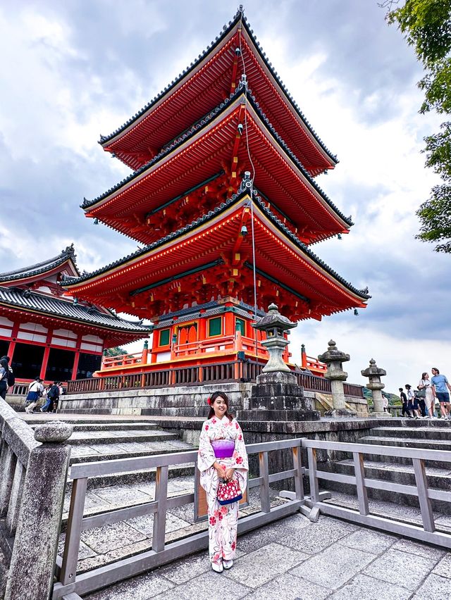 Visiting Kiyomizu Temple in Kimono