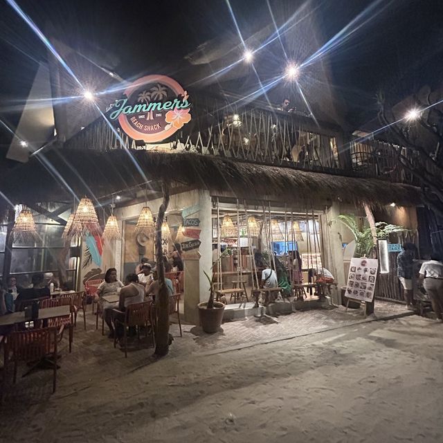 【ボラカイ島　旅】夕陽が見えるカフェレストランJammers Beach Shack