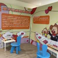 兒童玩具圖書館🪀 色彩繽紛小孩子世界