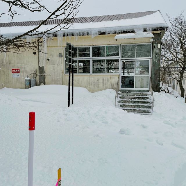 廃校がカフェに！利尻島ツギノバ