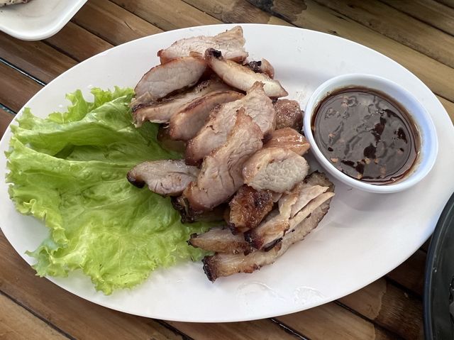 ส้มตำโรงปลาแดก ไก่ย่างวิเชียรบุรี
