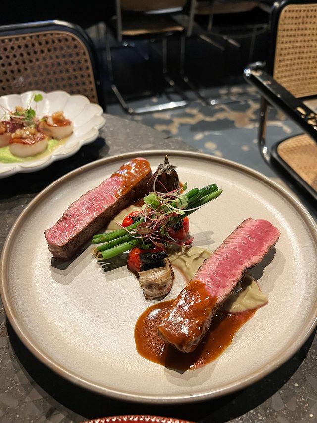尖沙咀藝術主題酒店餐廳