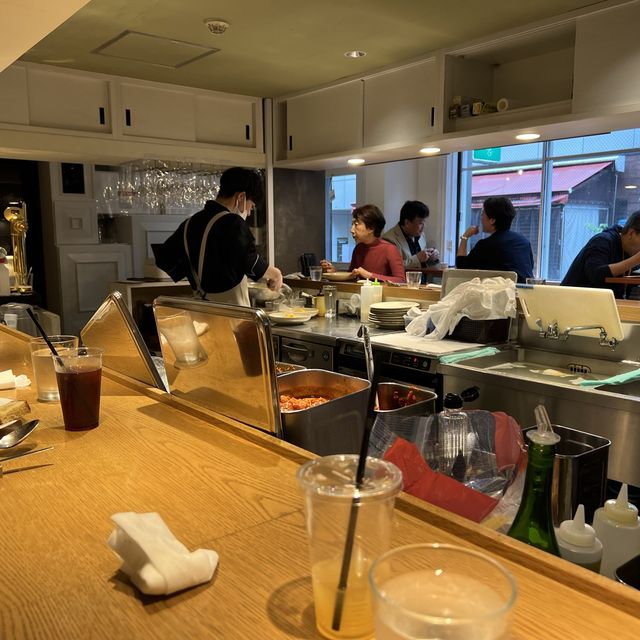 とてもお洒落なお店！caiman table 