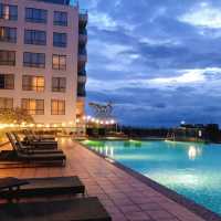 馬來西亞🇲🇾沙巴✨🌊浪漫🈵️分泳池夜景🌃📍 Kota Kinabalu Marriott Hotel