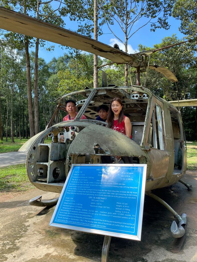 experience the life of a Vietnamese soldier 🧑‍🏭