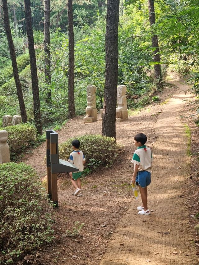 숲에서 공룡을 만날 수 있다면?!