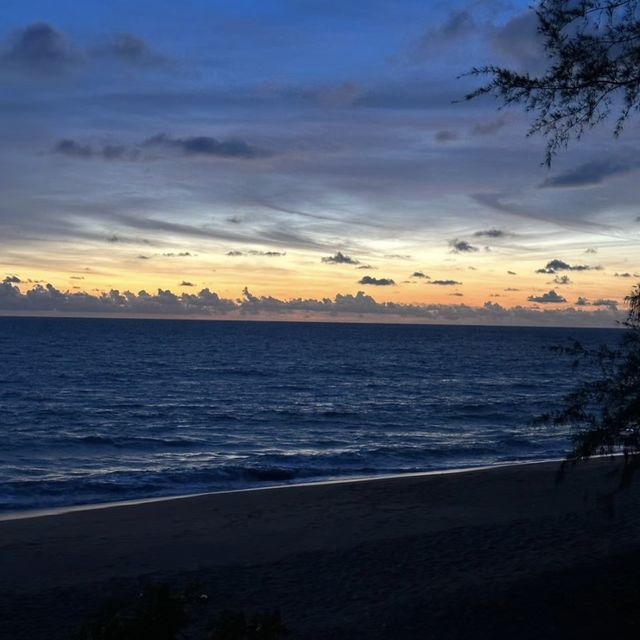 🏖️🌊🌴 藍天白雲下的極致享受～普吉邁考海灘萬豪酒店🌅🍳🌟