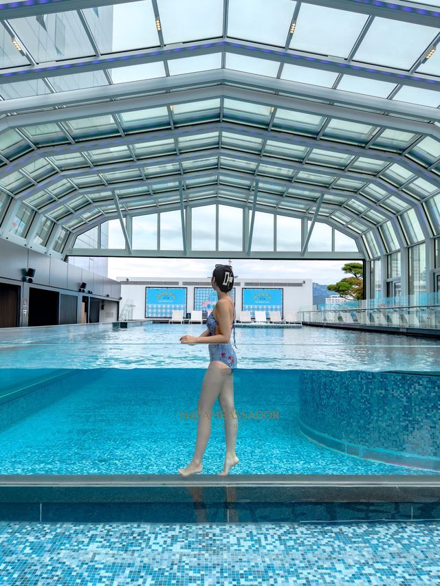 SNS핫플 등극한 서울 호텔 수영장🏊🏻‍♀️✨