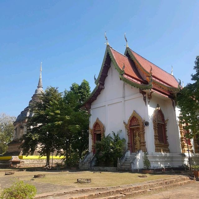 ไหว้พระธาตุคนปีเกิดปีมะเส็ง วัดเจ็ดยอด เชียงใหม่