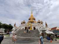 Amazing Temple in Bangkok Wat Traimit! Dont Miss It!