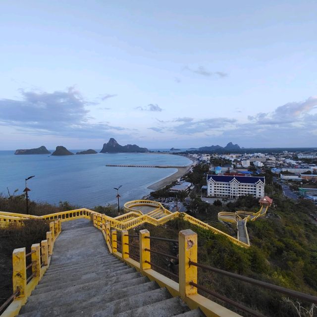 泰南海邊高山海景寺廟Wat Khao Chong Krachok