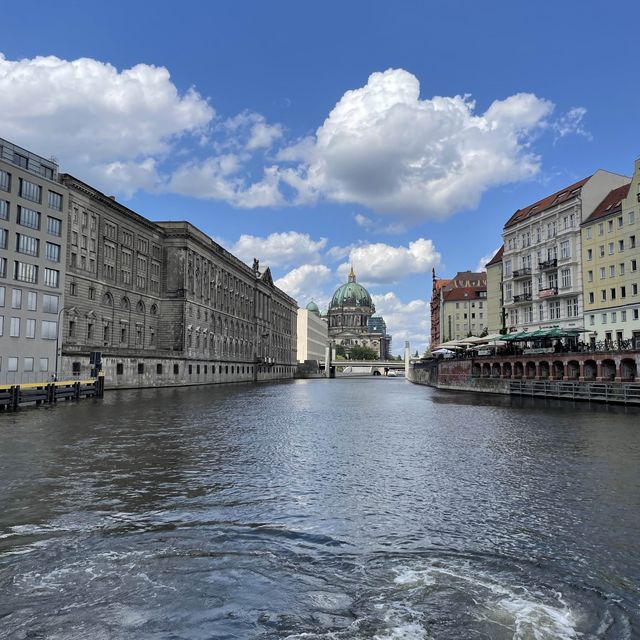 Berlin Spree River Cruise: Discounted Delights and Stunning Sights!