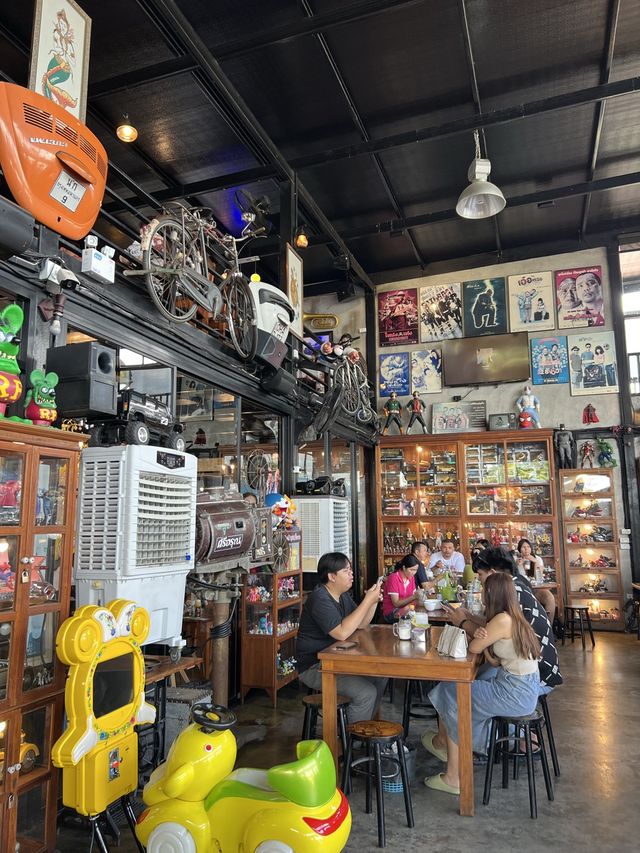 ร้านบะหมี่ร้านดังย่านนครนายก โดยโหน่ง ชะชะช่า