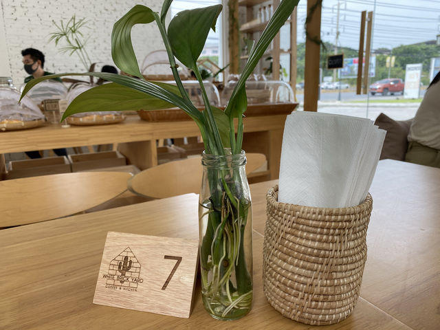 White Brick Yard คาเฟ่สไตล์มินิมอล ย่านศาลายา🏡