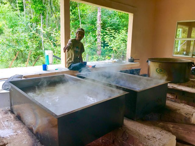 MAKING BARIO SALT IN THE HIGHLANDS.